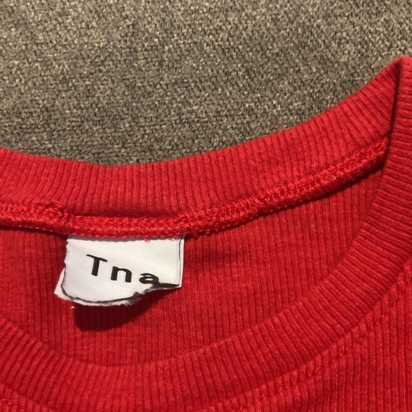 TNA (Aritzia) cropped tank - Picture 3 of 3